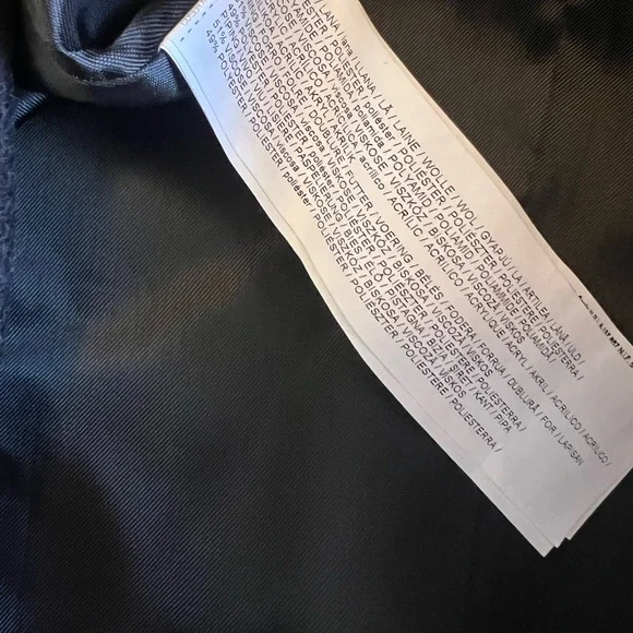 NWOT - Mango - Women's Deep Navy Peacoat with Boxy / Cropped Modern shape - Picture 8 of 12